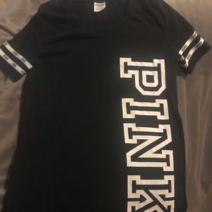 Vs pink tee shirt